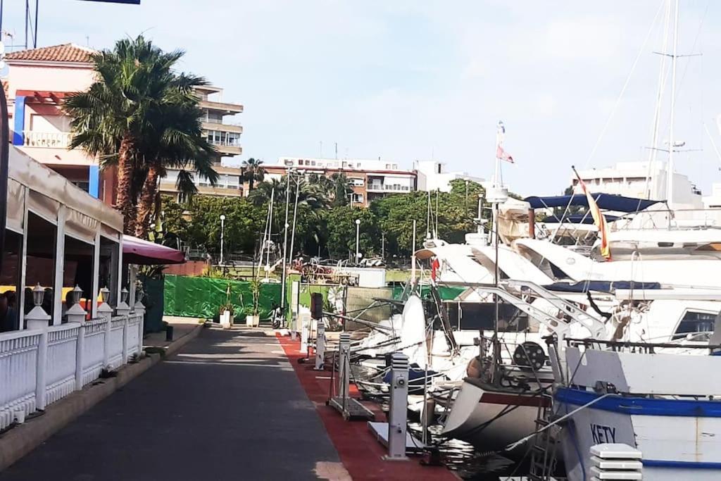Adventure Harbour Apartment ตอร์เรเวียคา ภายนอก รูปภาพ
